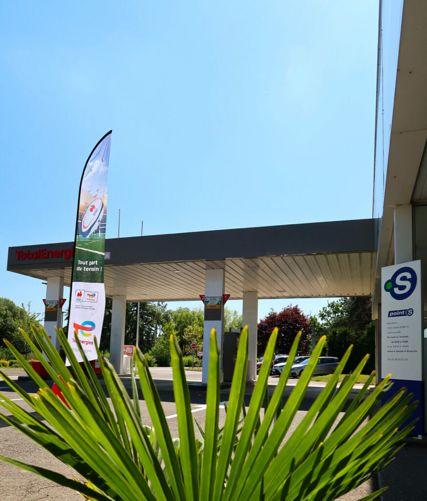 devanture station de carburant total energies flex auto services